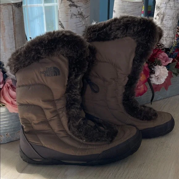 π The North Face Women's Goosedown Brown Winter Boots - Picture 4 of 8